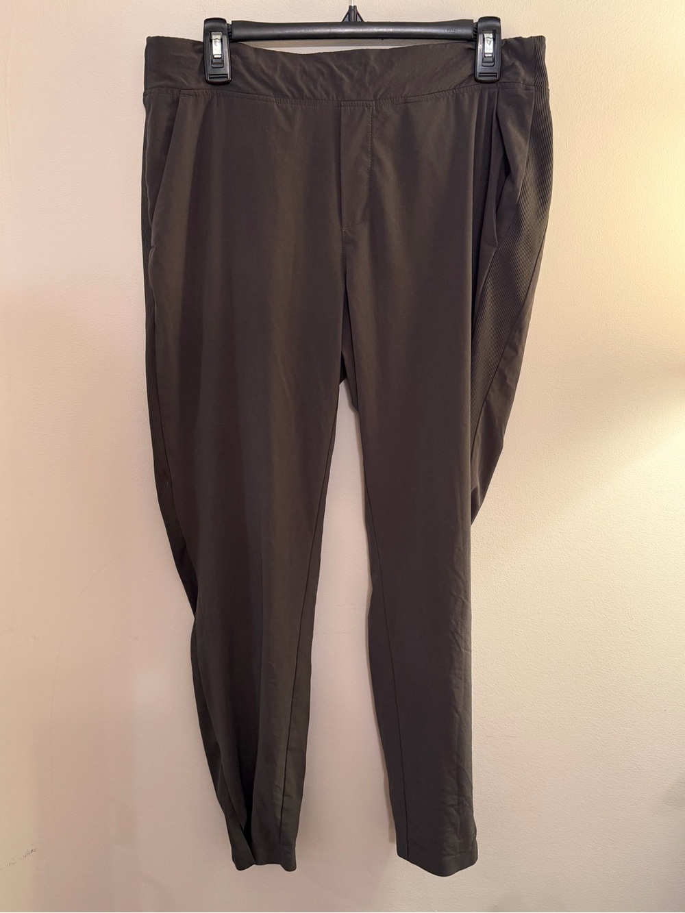 Athleta Brooklyn Ankle Pants in Dark Olive Green size 10